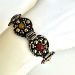 Vintage ethnic silver tone carnelian bracelet